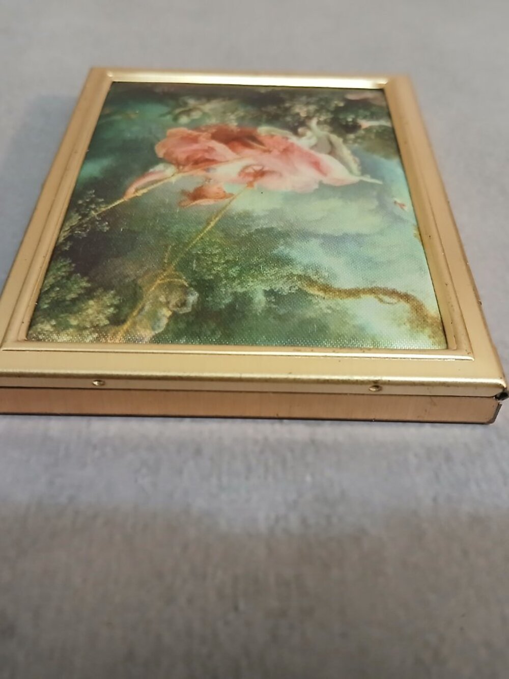 Vintage "The Swing" Gold Tone Metal Card or Photo Compact - Picture 3 of 9